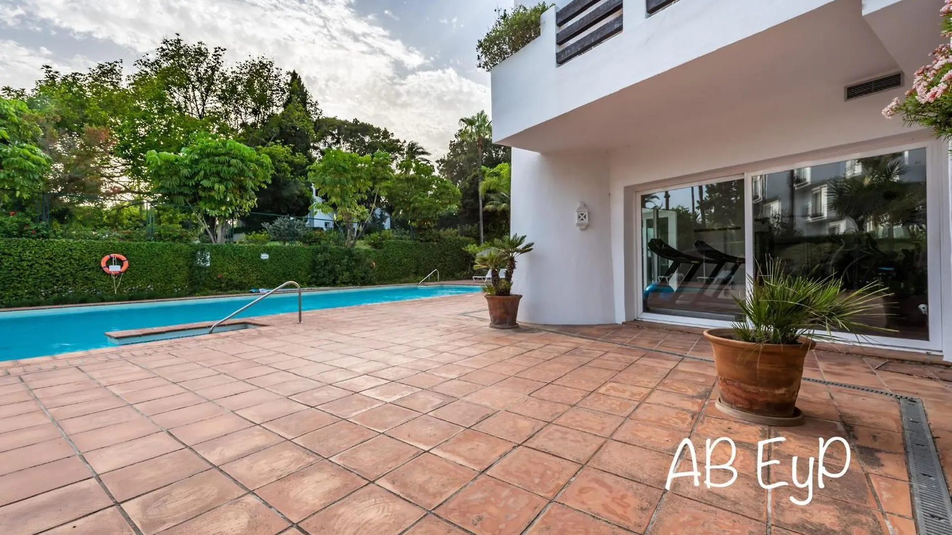 Alcazaba Beach Apartment Estepona