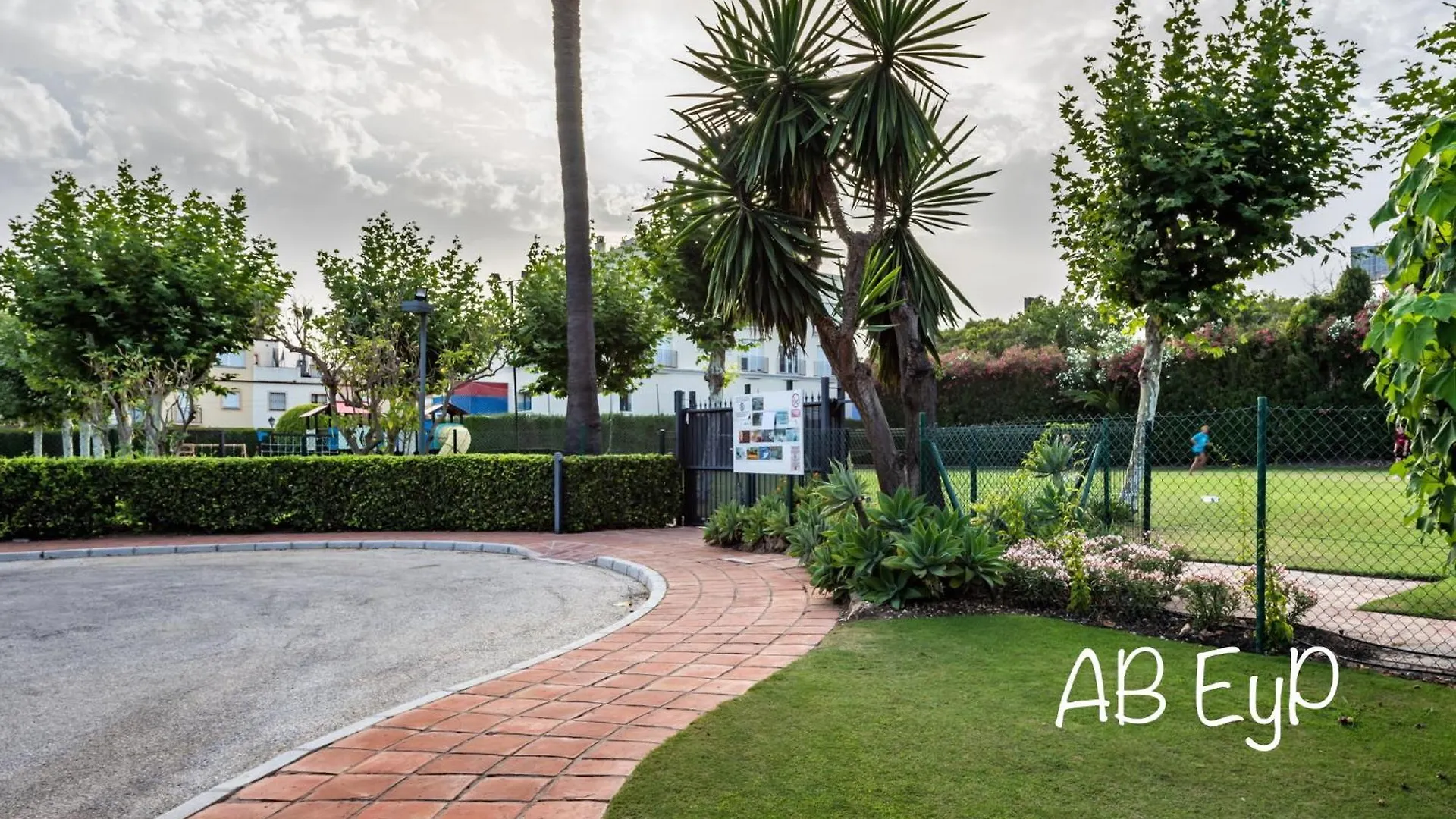 Alcazaba Beach Apartment Estepona