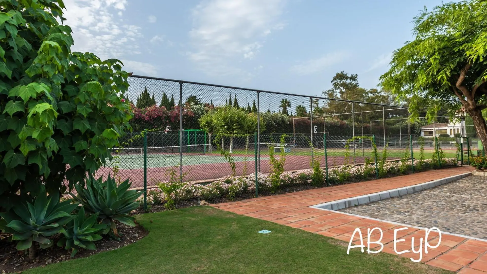 Alcazaba Beach Apartment Estepona Spain