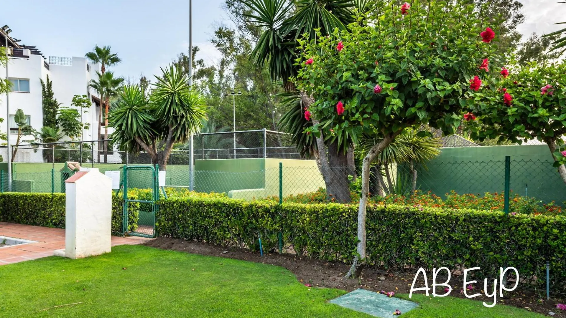 Alcazaba Beach Apartment Estepona