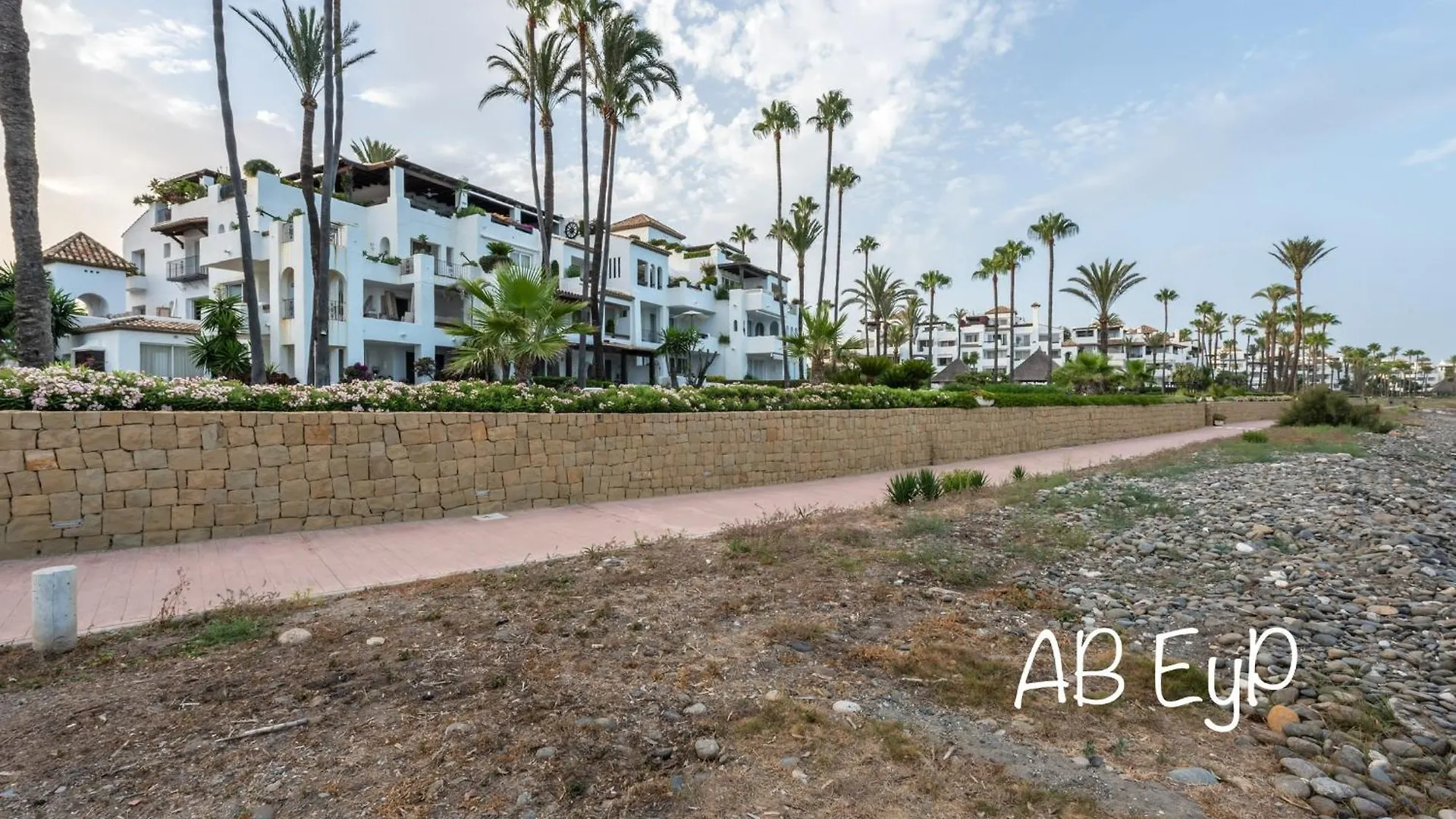 Alcazaba Beach Apartment Estepona 0*,