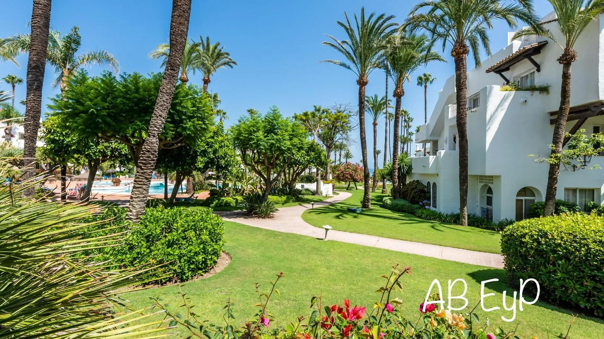 Alcazaba Beach Apartment Estepona