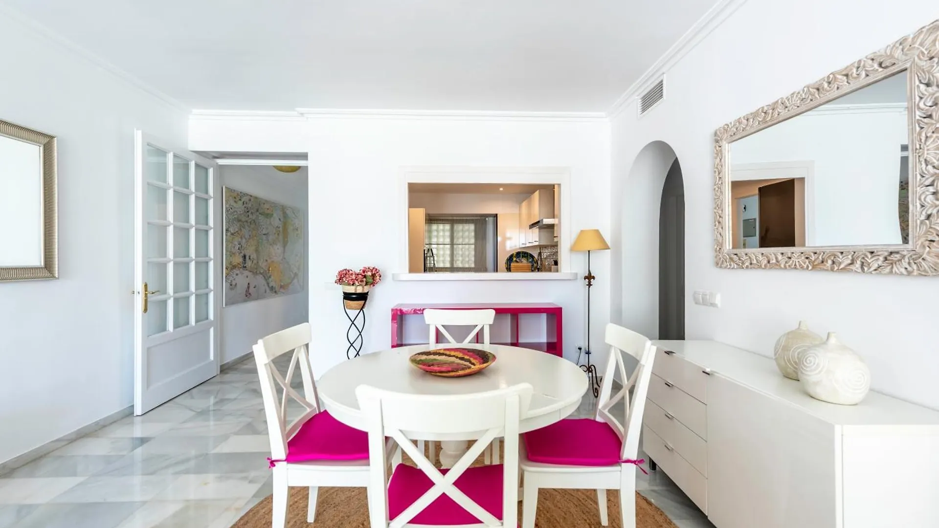 Alcazaba Beach Apartment Estepona