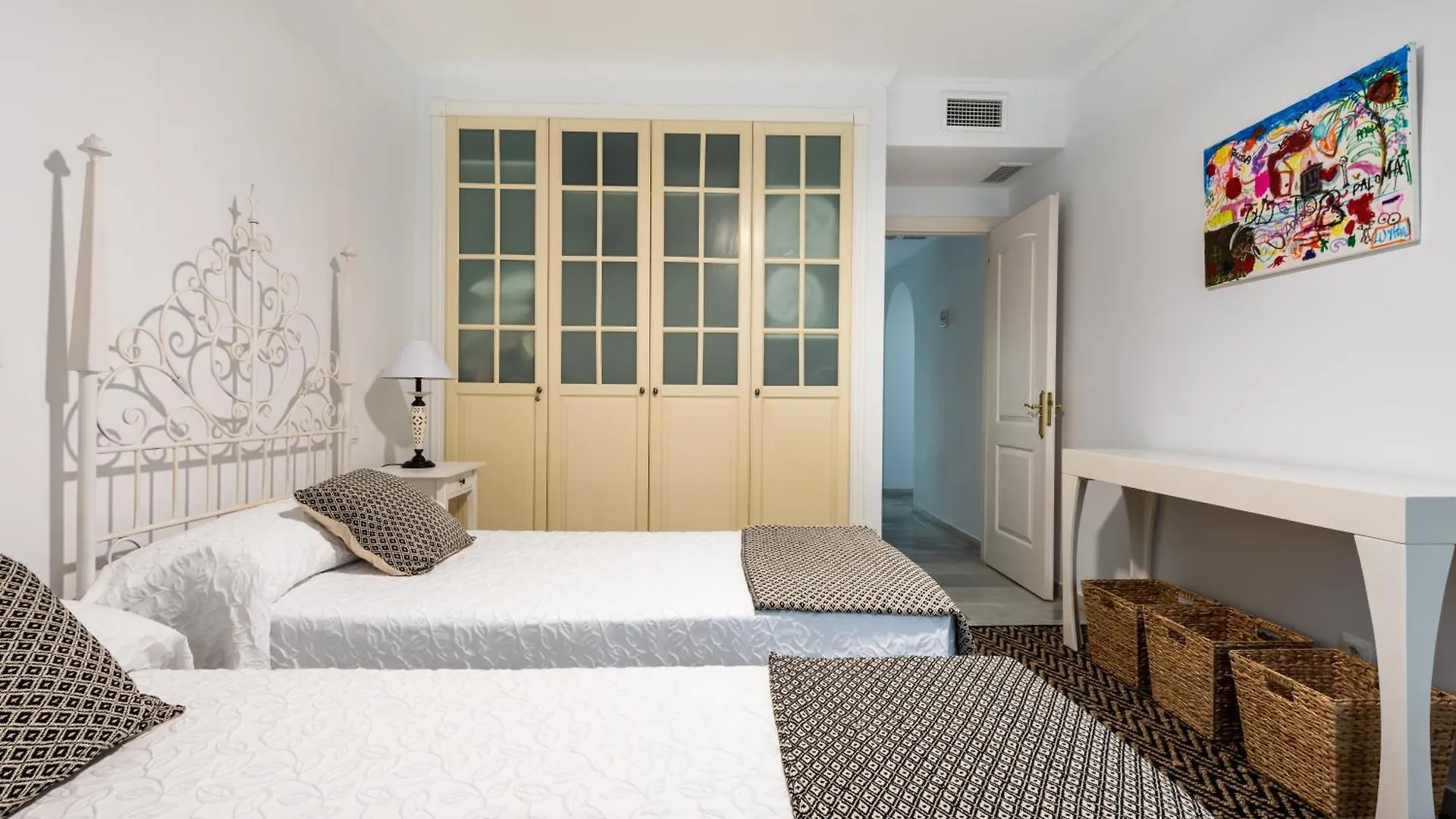 Alcazaba Beach Apartment Estepona